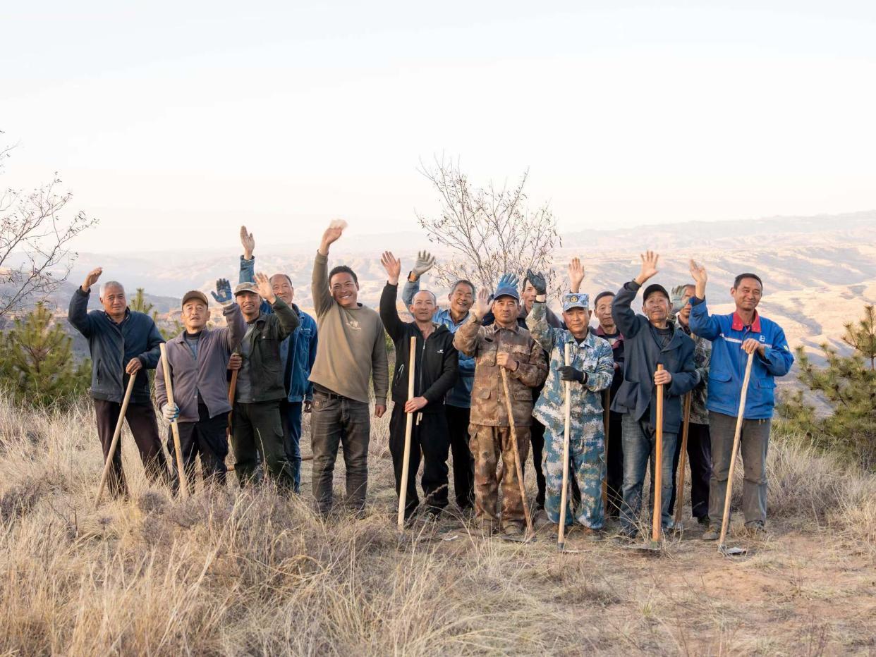 “悬崖造林队”的队员们(资料图)。受访者供图